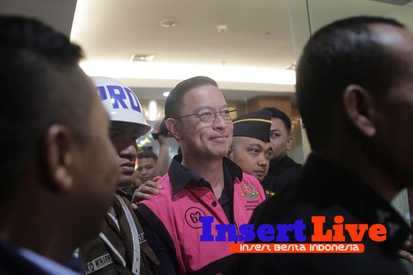 Saya Serahkan Kepada Tuhan Yang Maha Kuasa Saya Serahkan Kepada Tuhan Yang Maha Kuasa